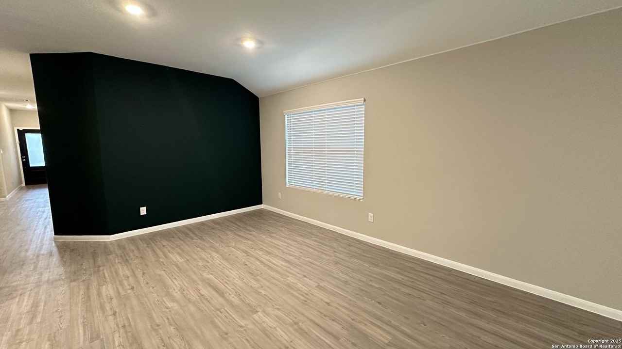 10811 Hernando Ct - Photo 6 of 34