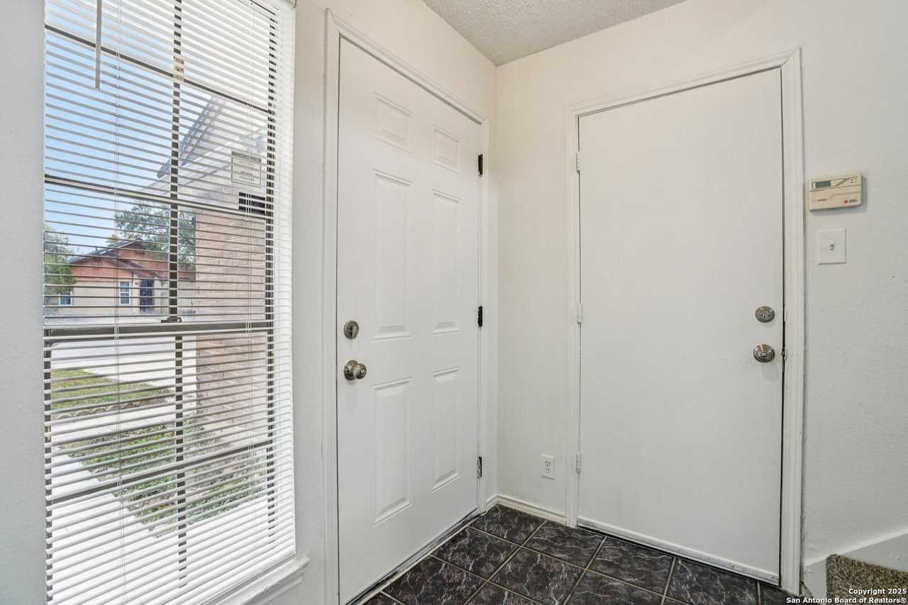 6222 Candleview Ct - Photo 5 of 37