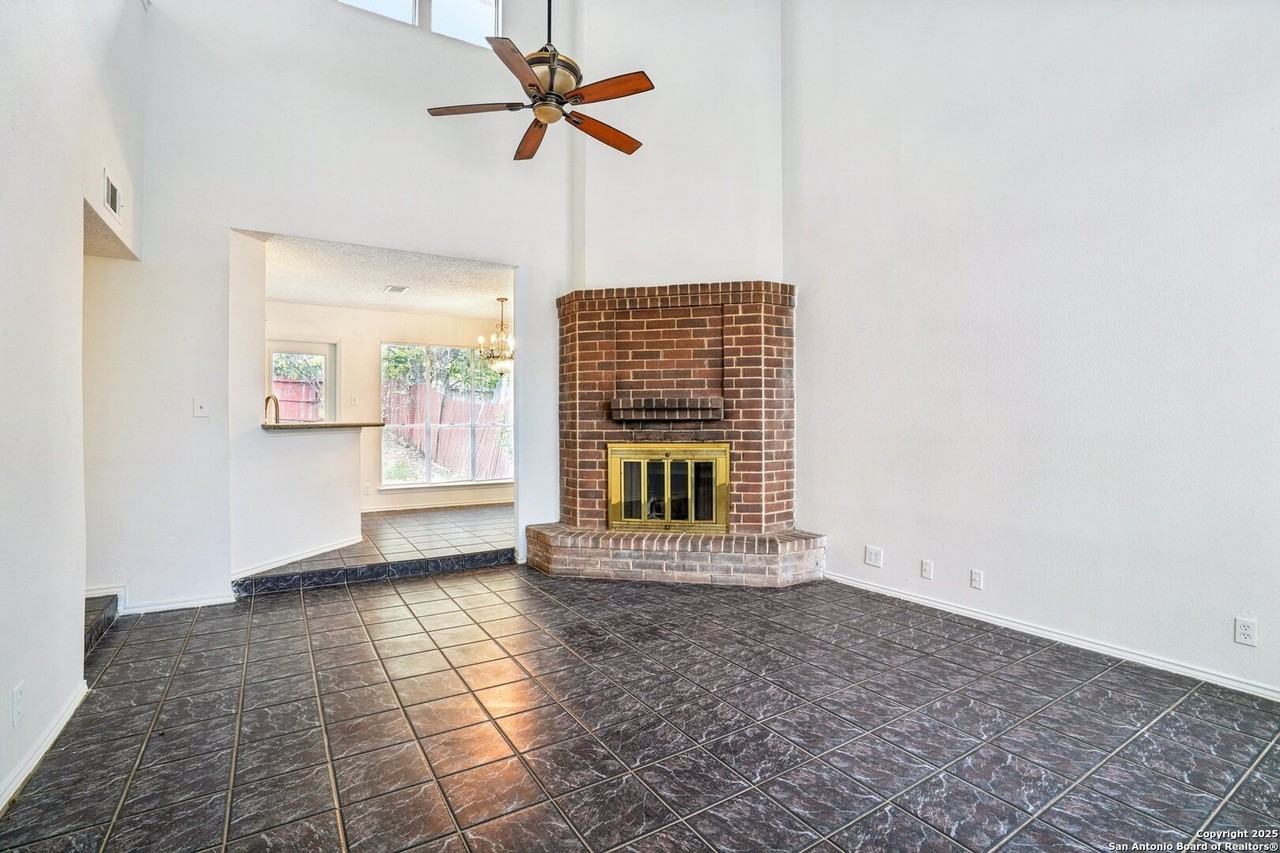 6222 Candleview Ct - Photo 6 of 37