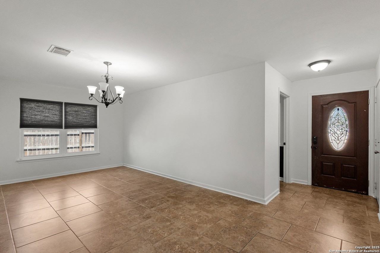 9703 Autumn Holw - Photo 7 of 42