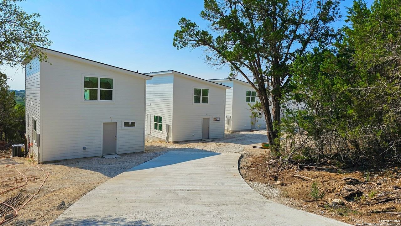 2004 Cedar Hill Dr Unit 5 #5 - Photo 3 of 27