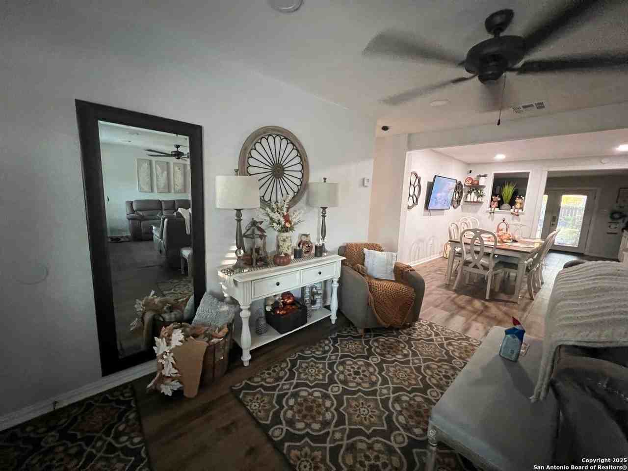 2610 Gibbens St - Photo 5 of 13