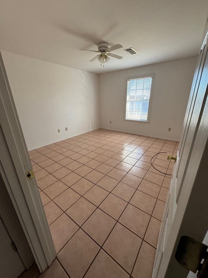 11523 Highway 352 #5 - Photo 3 of 6