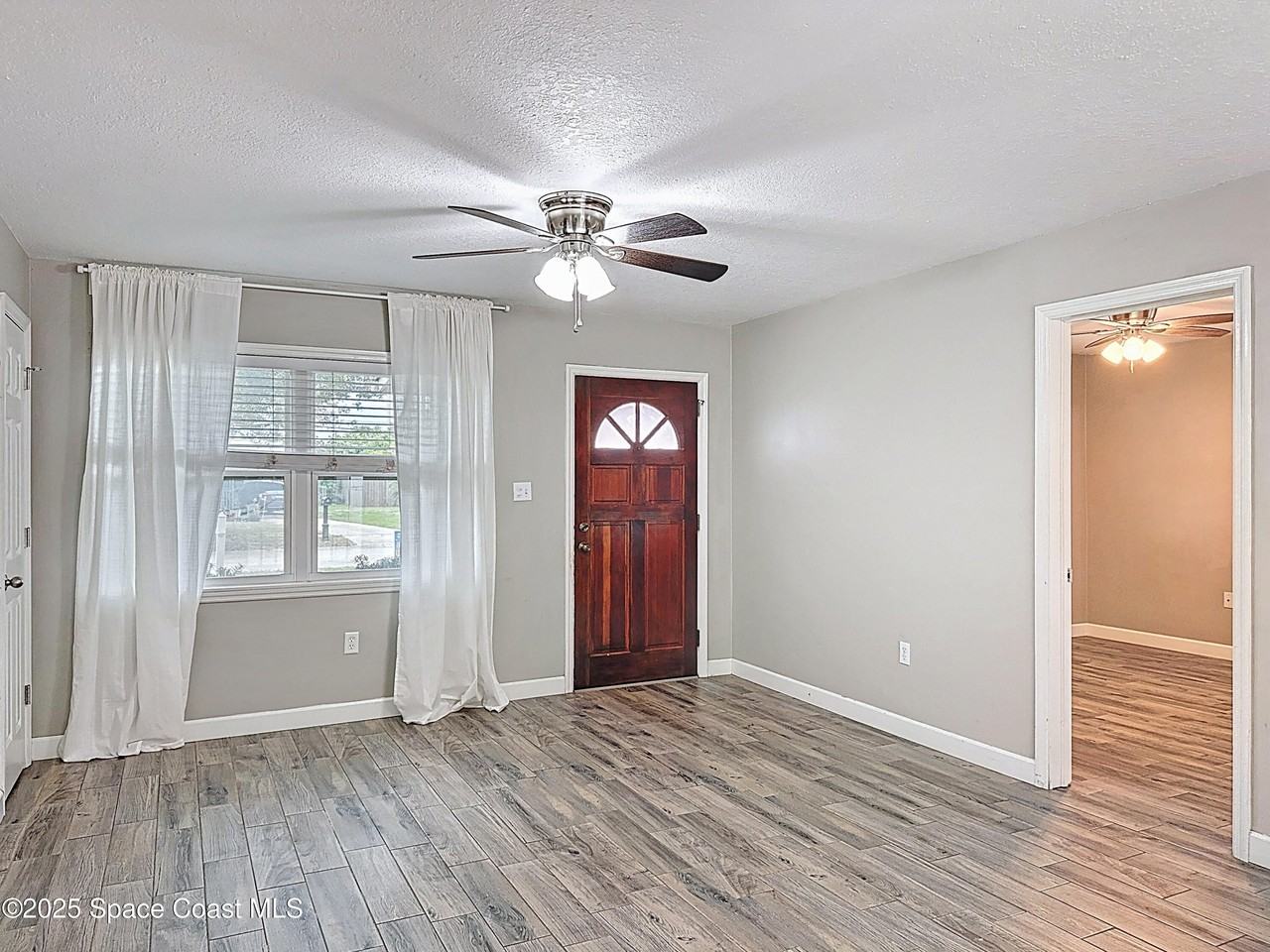 170 Moore Ave - Photo 6 of 23