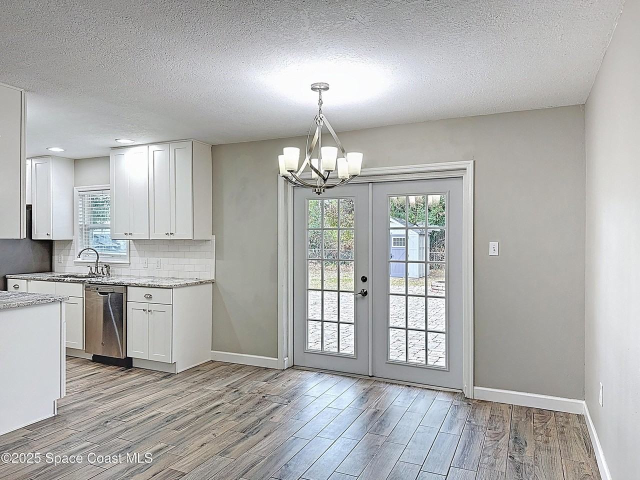 170 Moore Ave - Photo 7 of 23