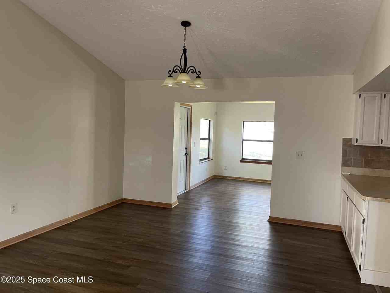 363 Emerson Dr Nw - Photo 4 of 17