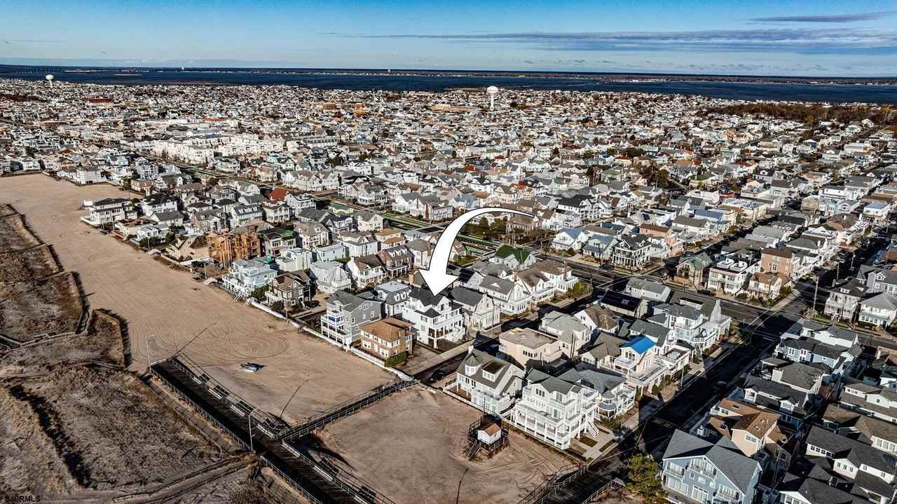 108 S Martindale Ave - Photo 7 of 39