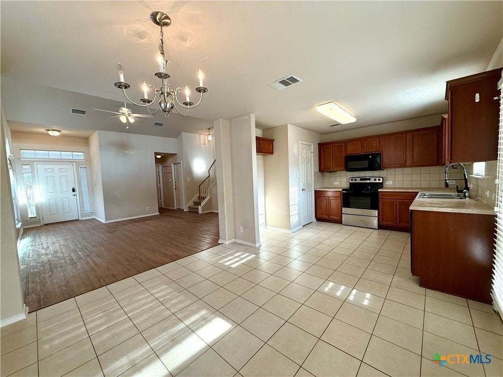 558 Briggs Dr - Photo 7 of 30