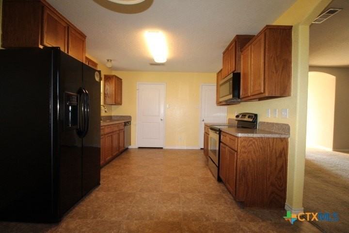 3003 Tarrant County Dr - Photo 3 of 9