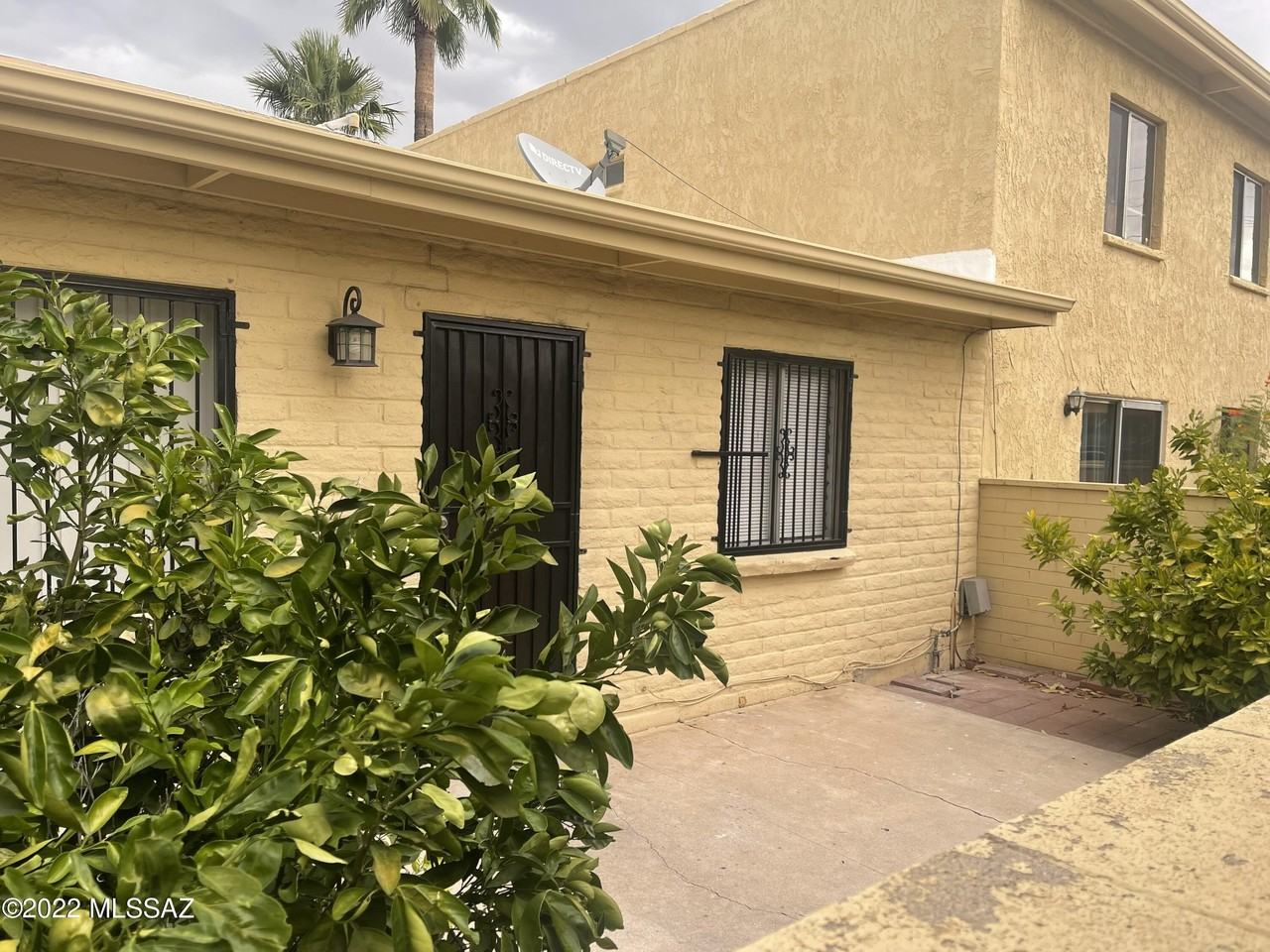 810 S Kolb Rd #66 - Photo 2 of 11