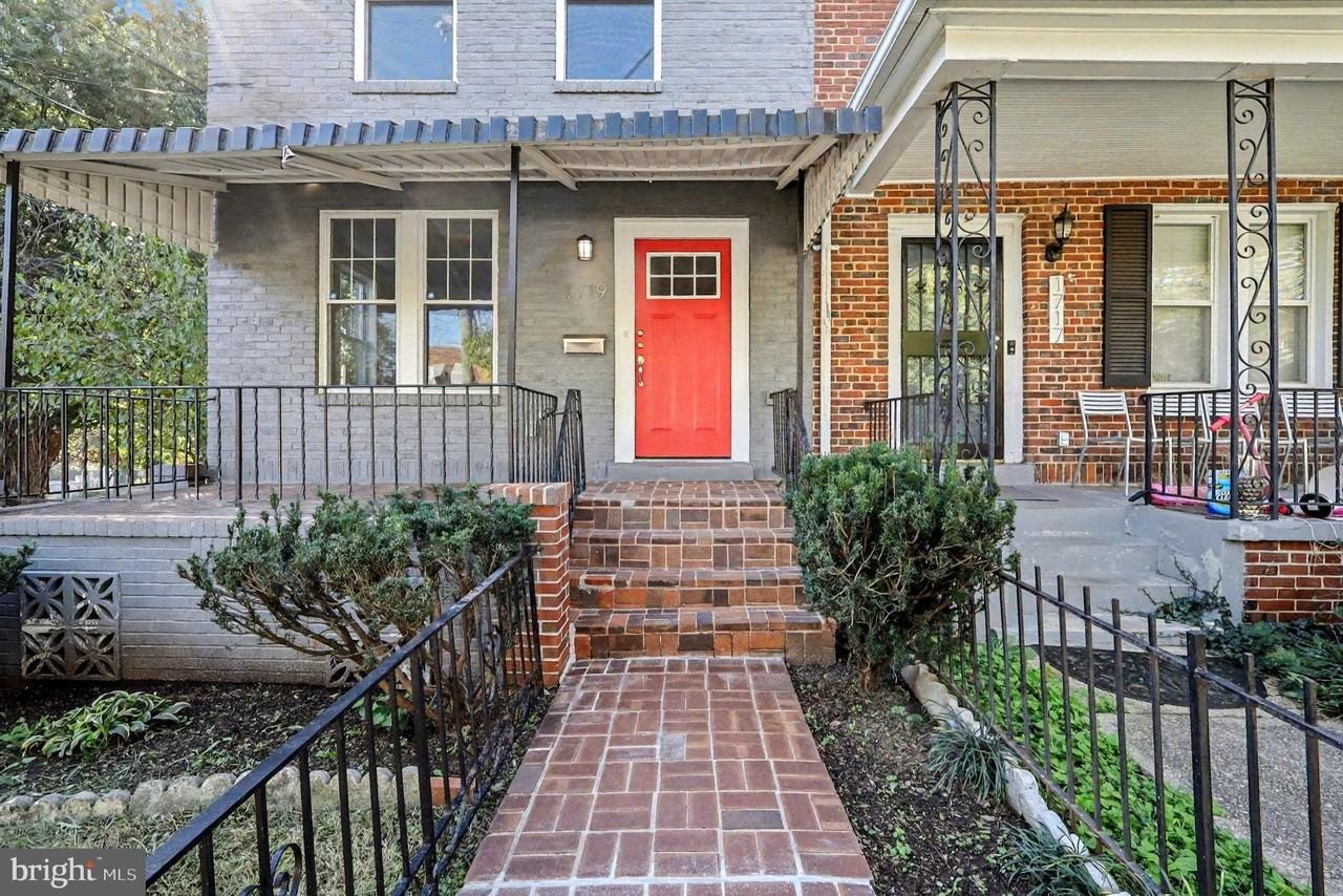 1719 Frankford St Se - Photo 3 of 28