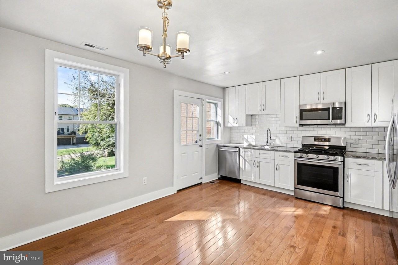 1719 Frankford St Se - Photo 7 of 28