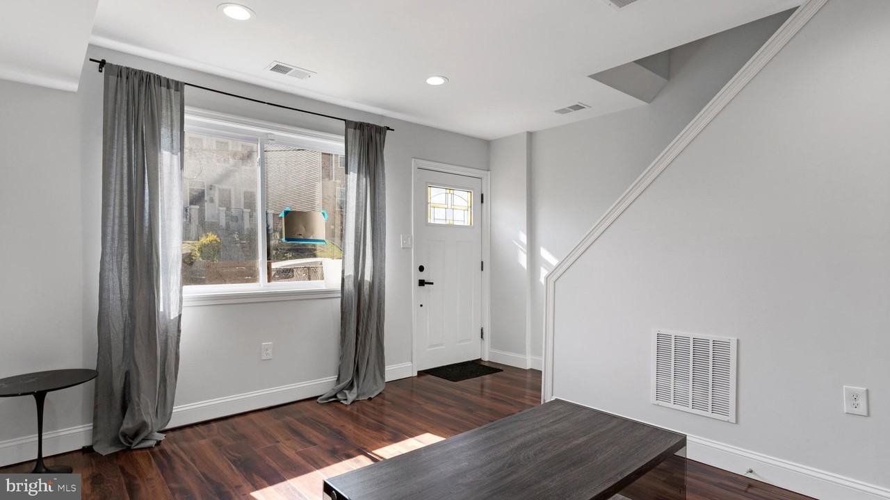 2511 West St Se - Photo 2 of 30