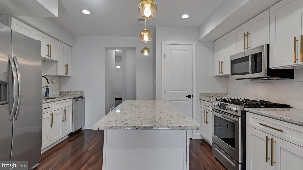 2511 West St Se - Photo 3 of 30