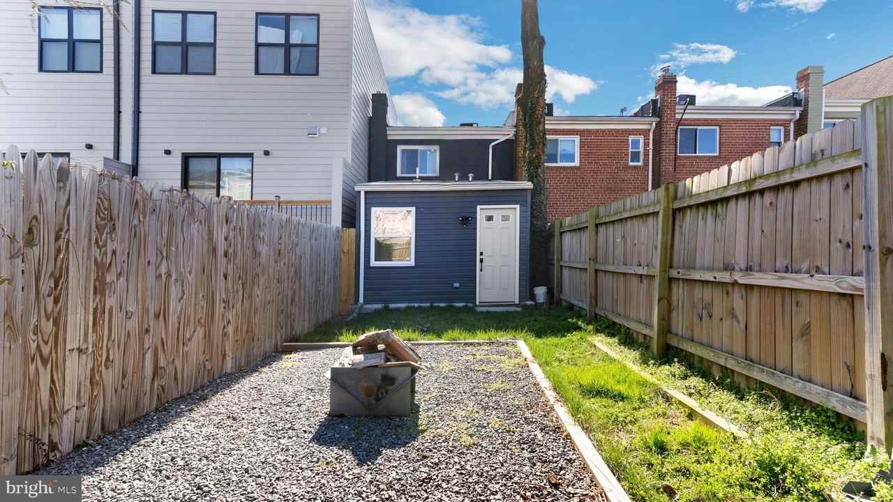 2511 West St Se - Photo 4 of 30