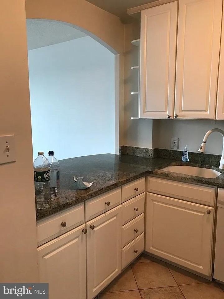 1330 New Hampshire Ave Nw Apt 823 #823 - Photo 4 of 14