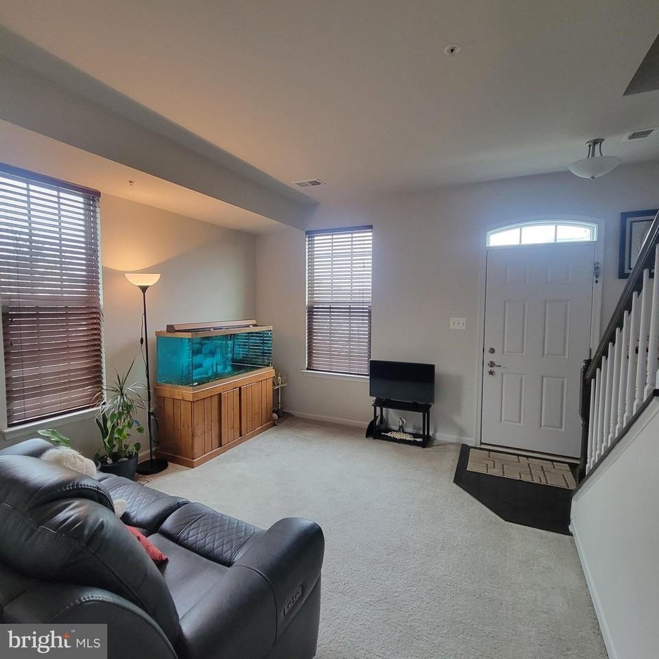 2922 Glendale Ave - Photo 3 of 19