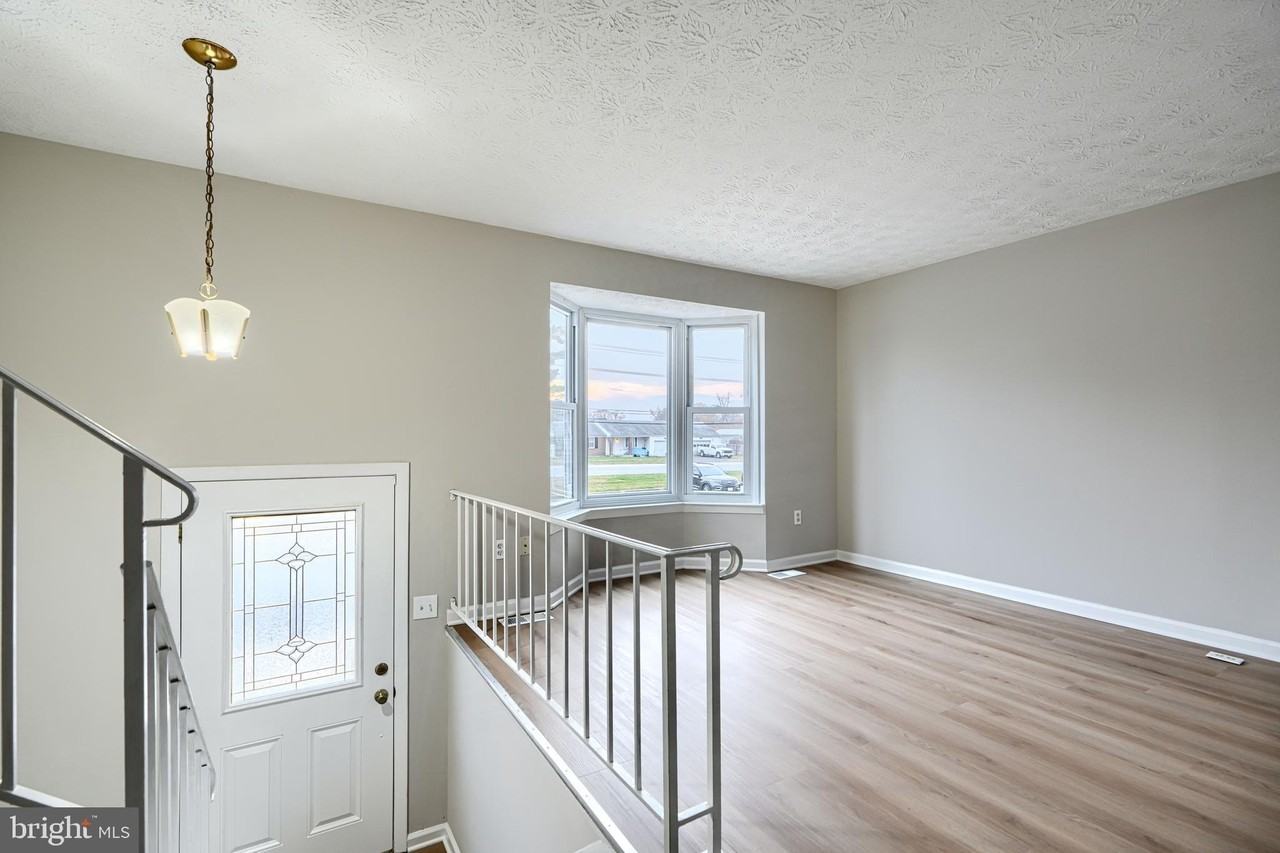 422 Machias Pl - Photo 4 of 30