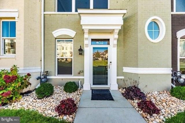 952 Holden Rd - Photo 3 of 20