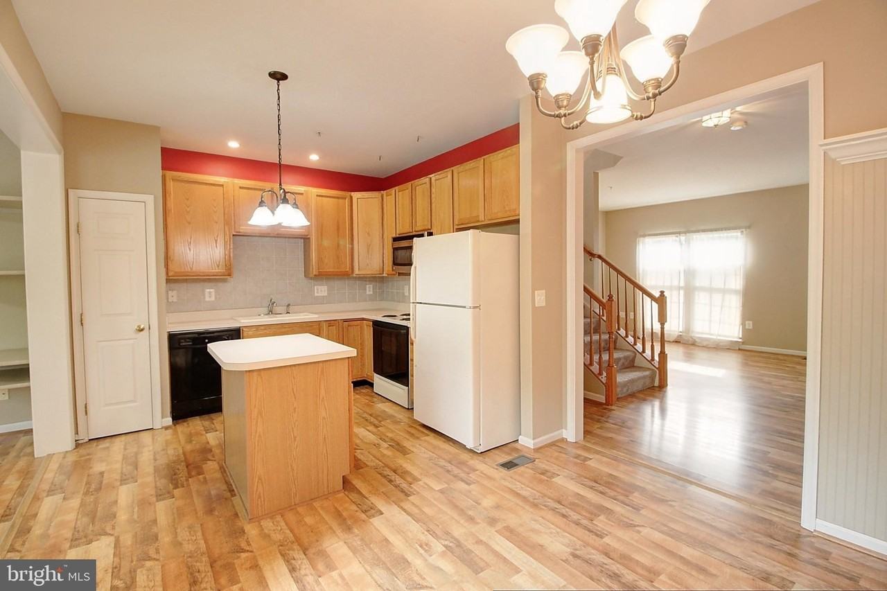 6135 Newport Ter - Photo 6 of 33