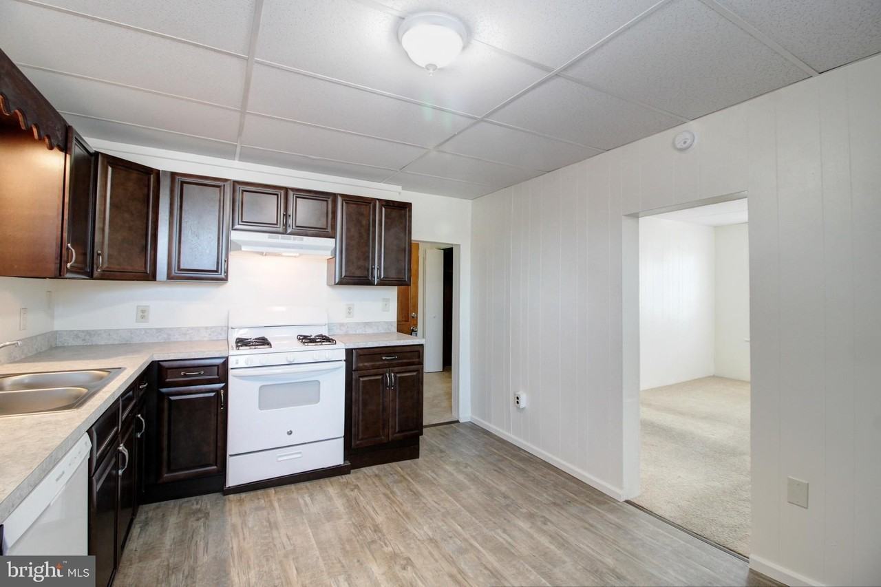 604 W Main St Unit 3 #3 - Photo 3 of 13