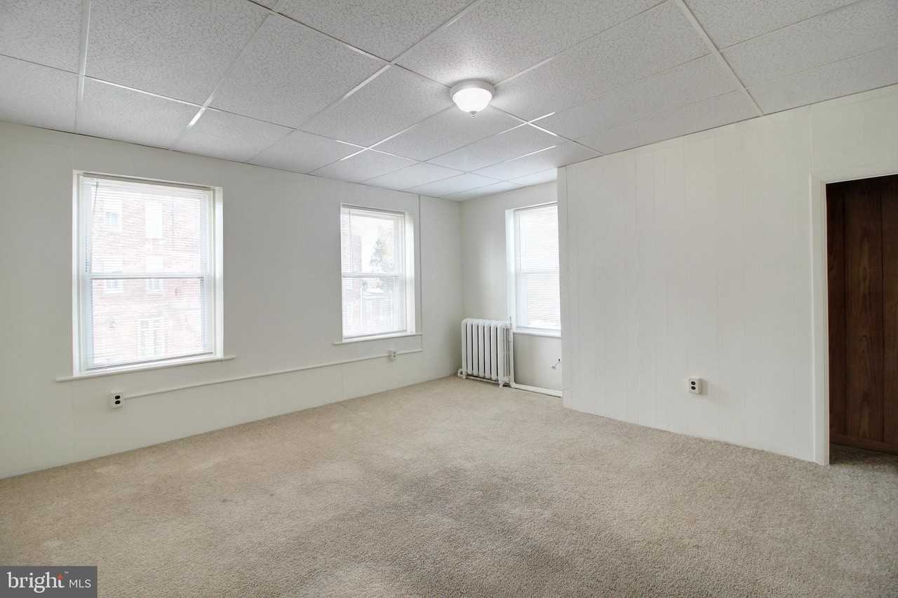 604 W Main St Unit 3 #3 - Photo 4 of 13