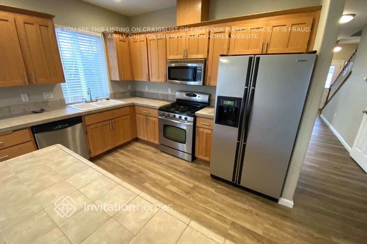 1411 7th Ave Se - Photo 3 of 17