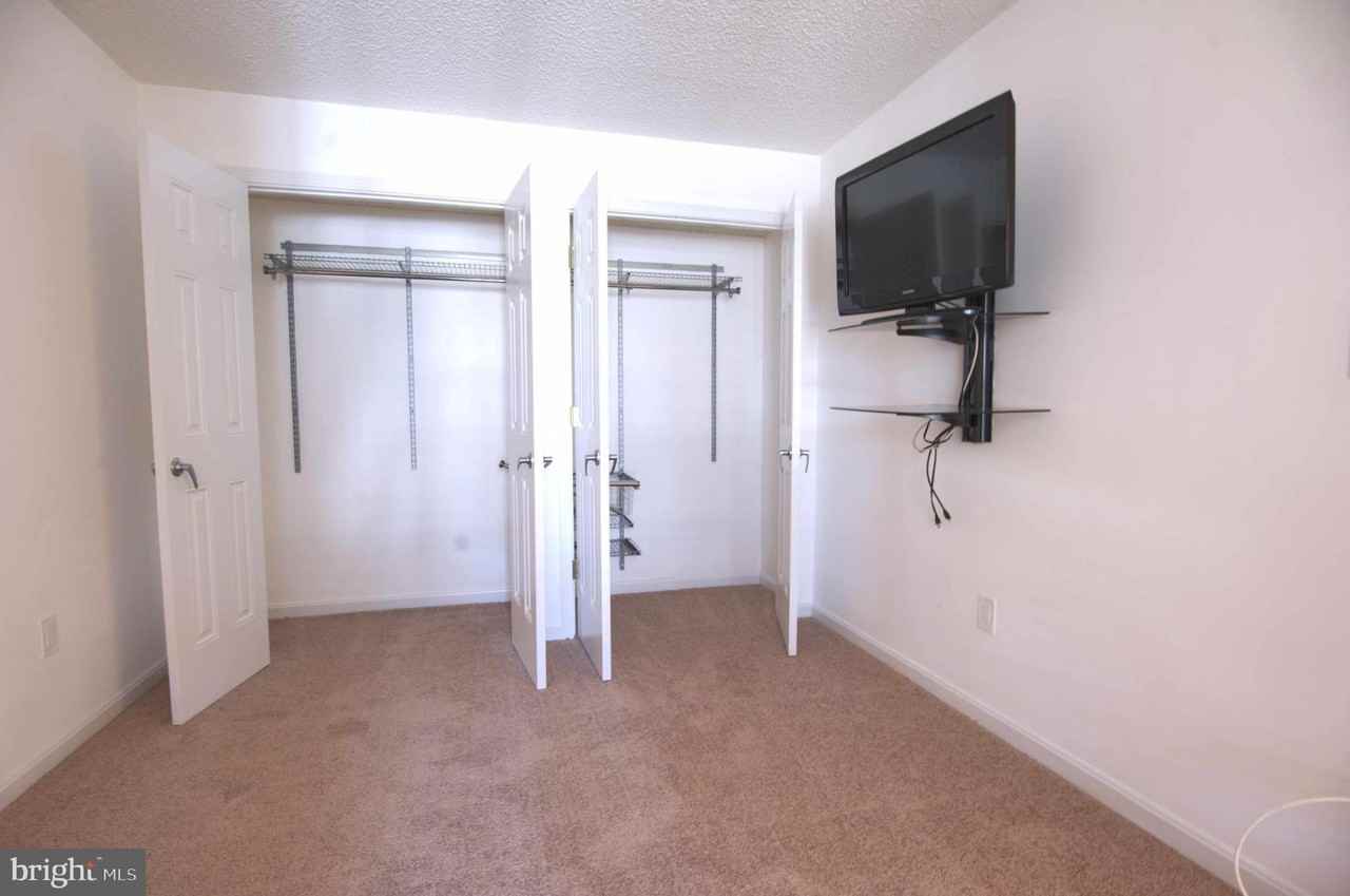 1007 Fallcrest Ct Unit 4-104 #4-104 - Photo 3 of 22