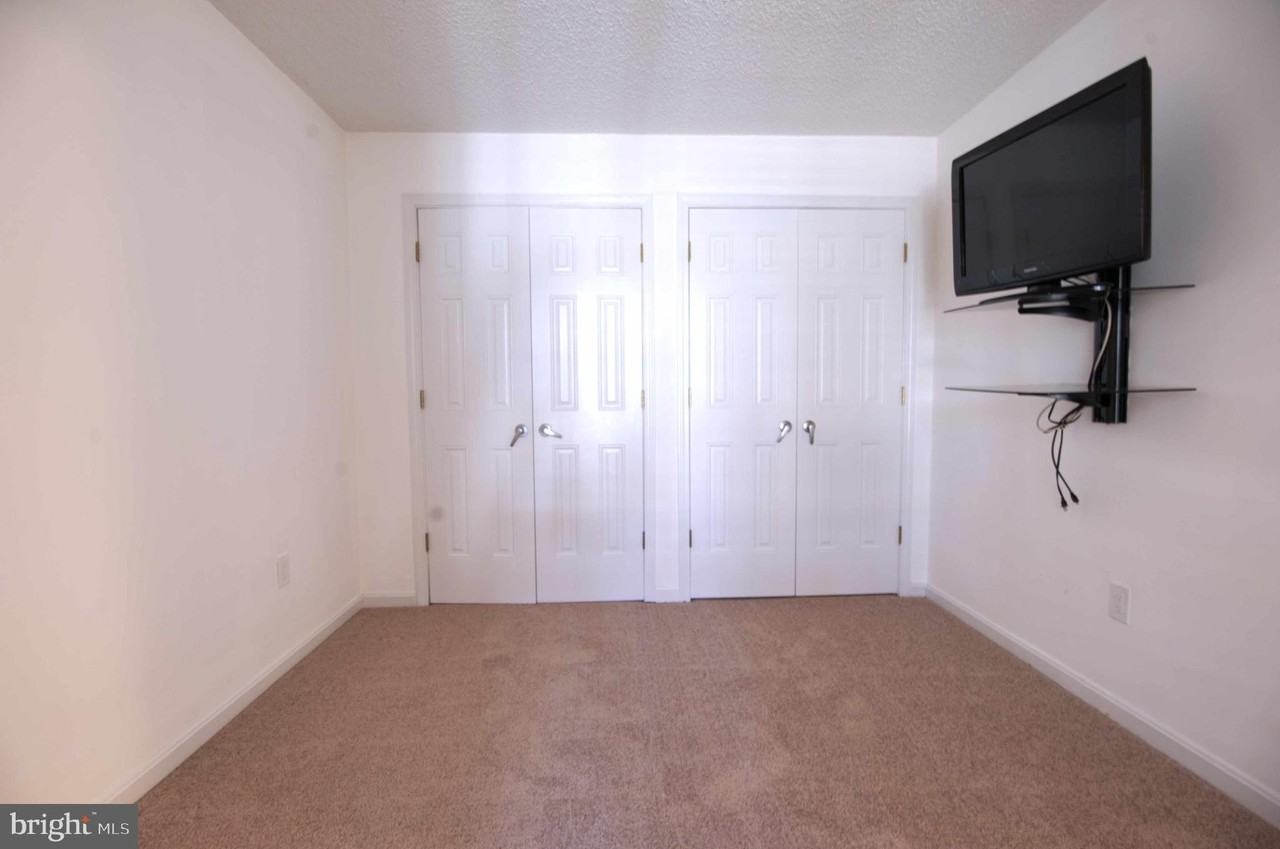 1007 Fallcrest Ct Unit 4-104 #4-104 - Photo 5 of 22