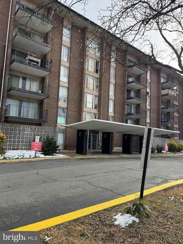 6011 Emerson St Apt 606 #606 - Photo 2 of 9