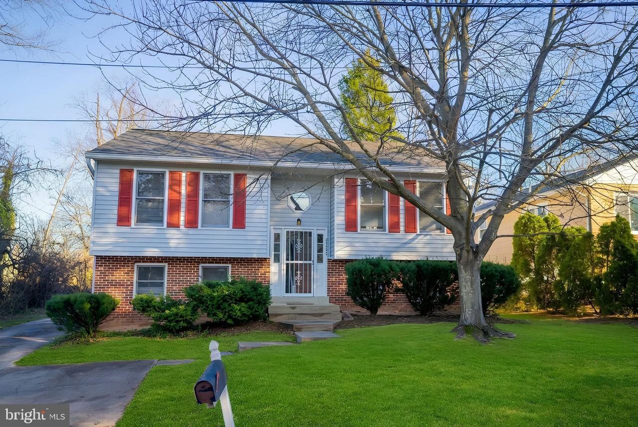 8729 36th Ave - Photo 2 of 18