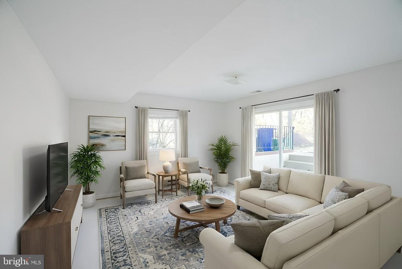 8729 36th Ave - Photo 6 of 18