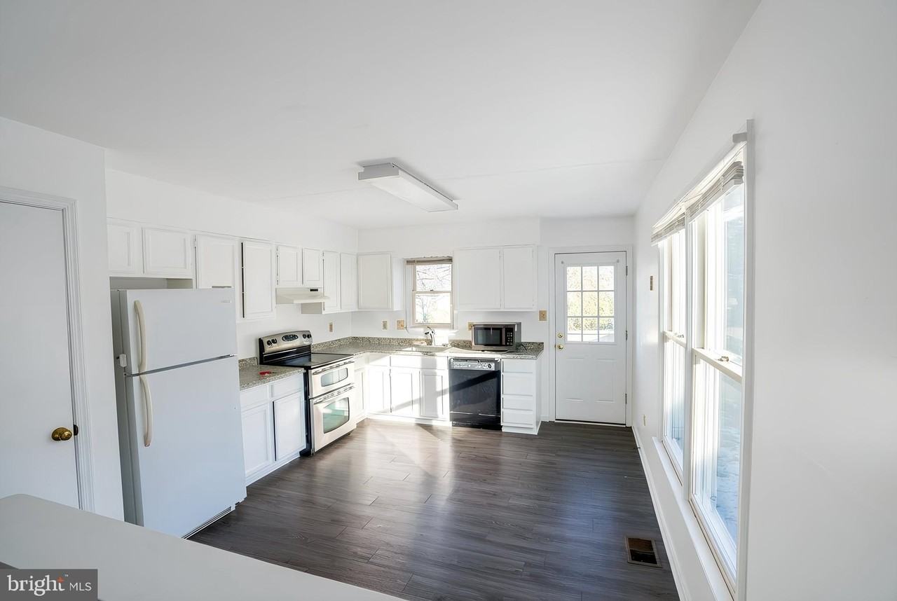 8729 36th Ave - Photo 7 of 18