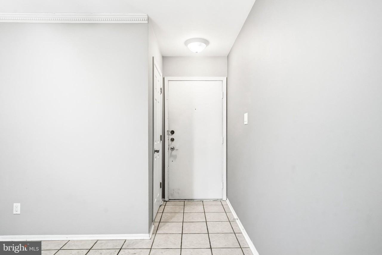 1404 Woodhollow Dr - Photo 5 of 30