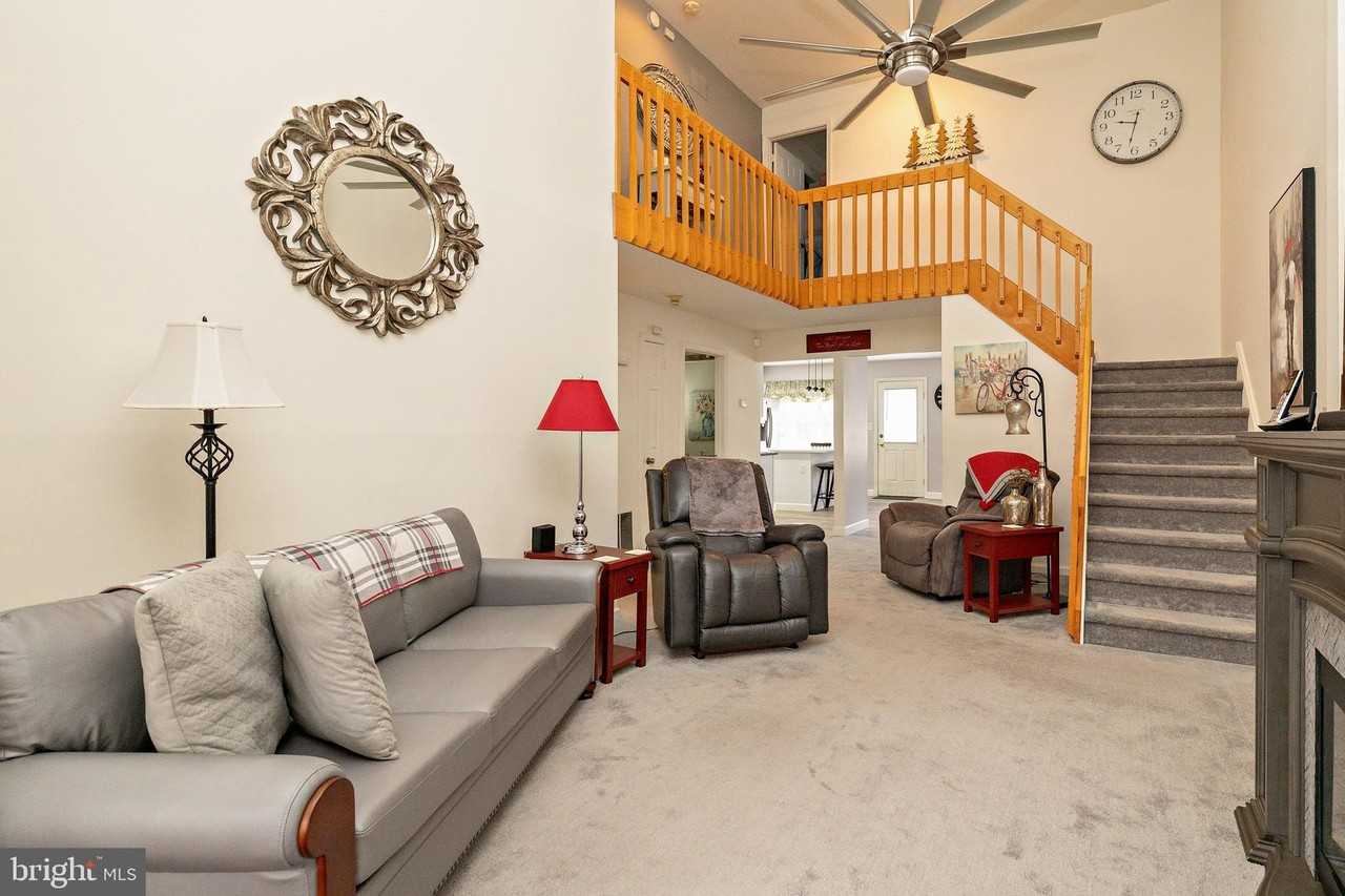 937 Magnolia Rd - Photo 5 of 37