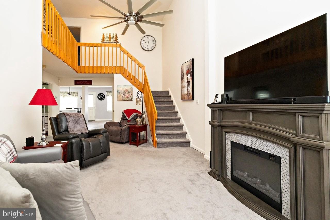 937 Magnolia Rd - Photo 6 of 37