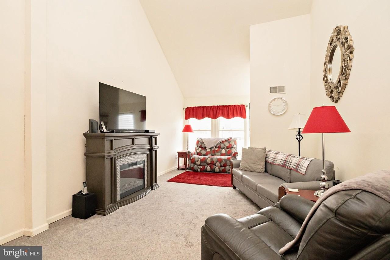 937 Magnolia Rd - Photo 7 of 37