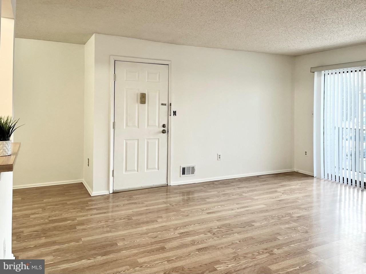 6 Kite Ct - Photo 5 of 15