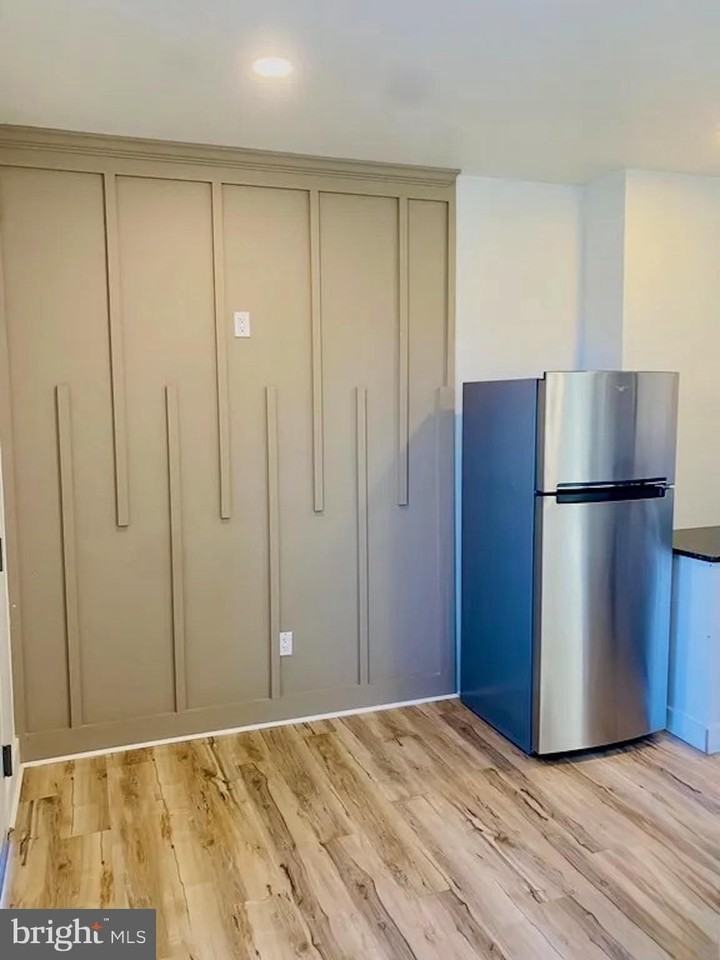 11 E Walnut St Unit 4 #4 - Photo 2 of 5