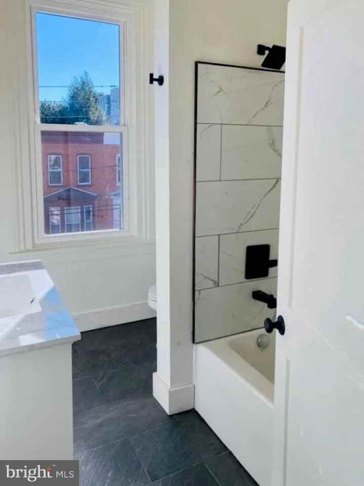 11 E Walnut St Unit 4 #4 - Photo 4 of 5