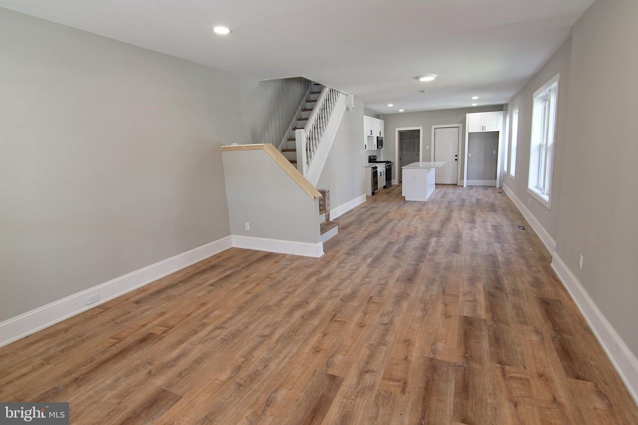 17 W 4th St - Photo 3 of 12