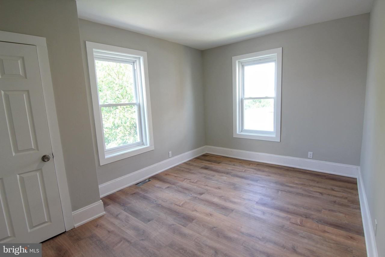 17 W 4th St - Photo 7 of 12