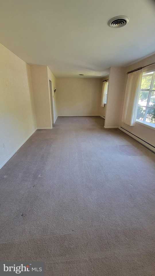 504 S Park Ave - Photo 4 of 38