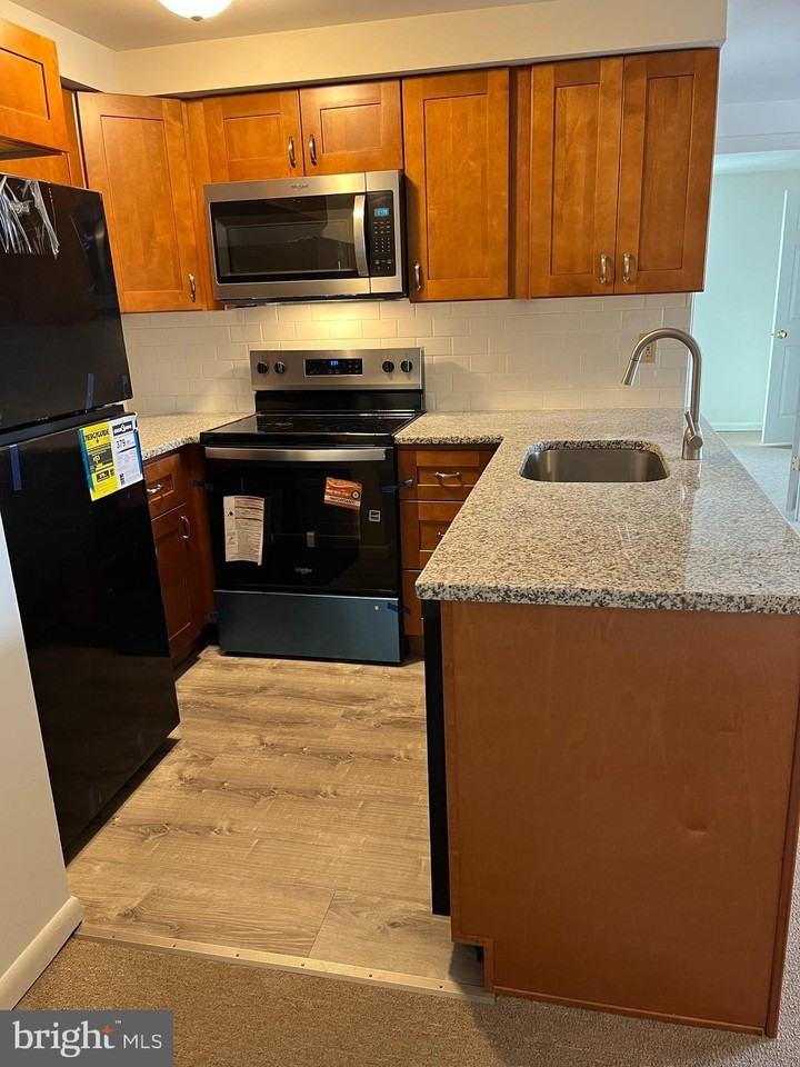 643 Main St Apt C3 #C3 - Photo 2 of 11