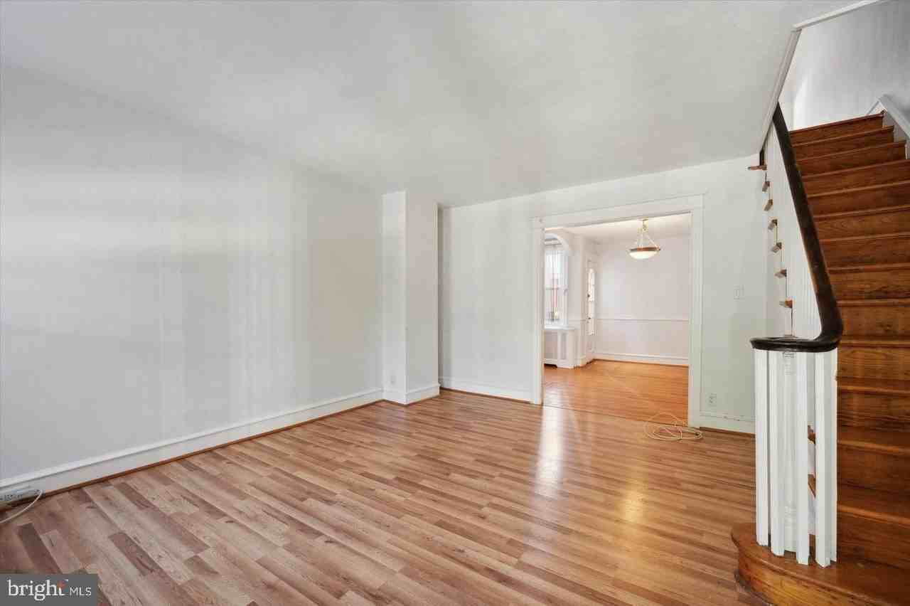 2735 N 46th St - Photo 4 of 25