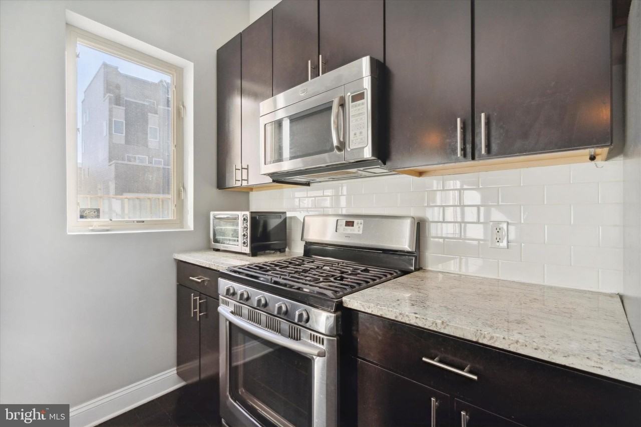 1353 N Mascher St - Photo 7 of 25