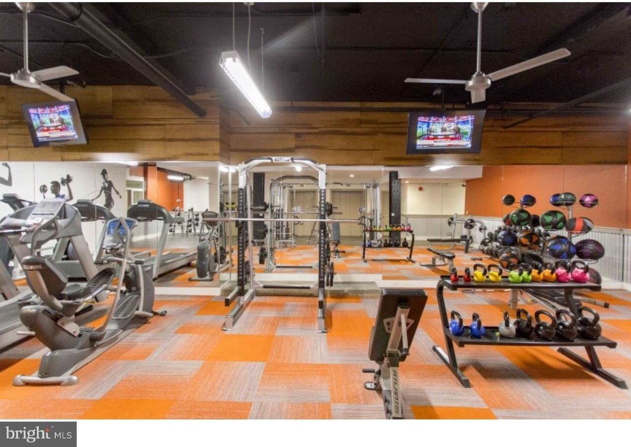 1600 Walnut St Apt 702-5 #702 - Photo 4 of 14