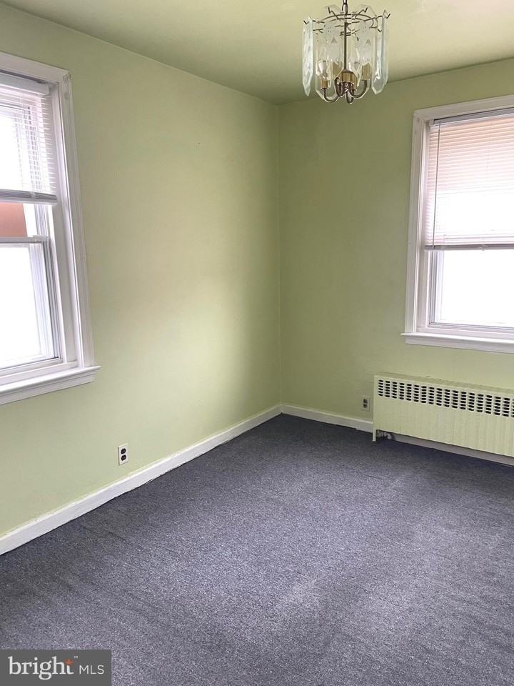 1211 Elbridge St - Photo 2 of 6