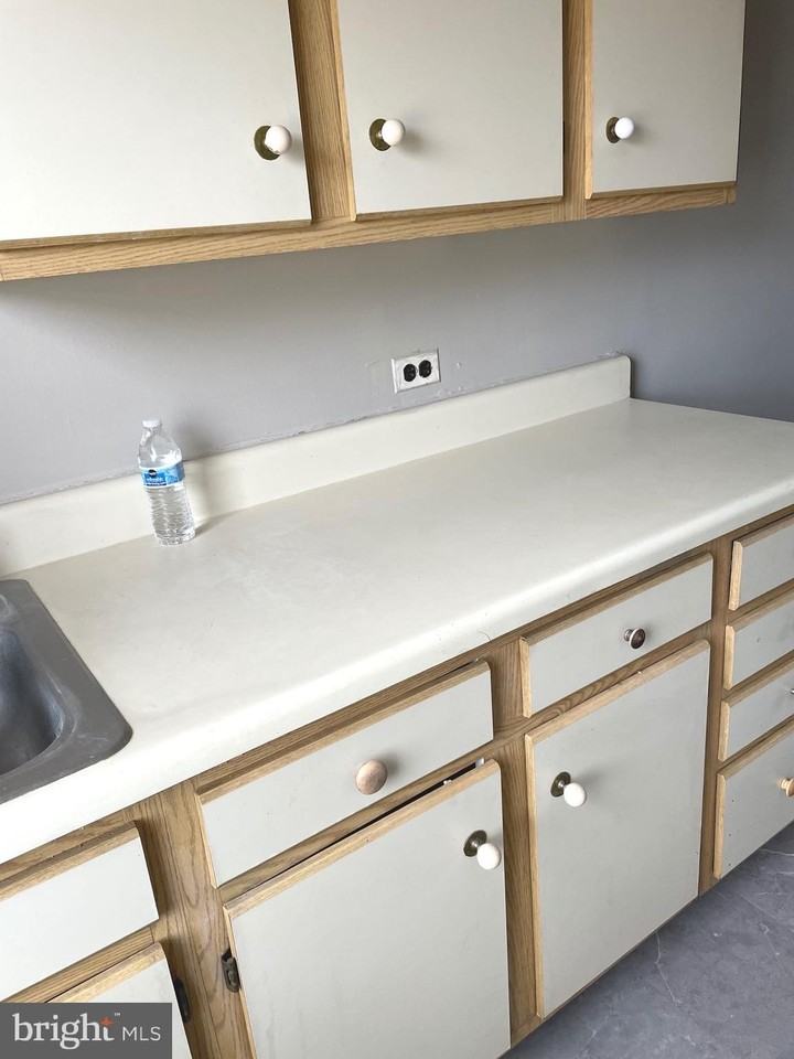 1211 Elbridge St - Photo 6 of 6