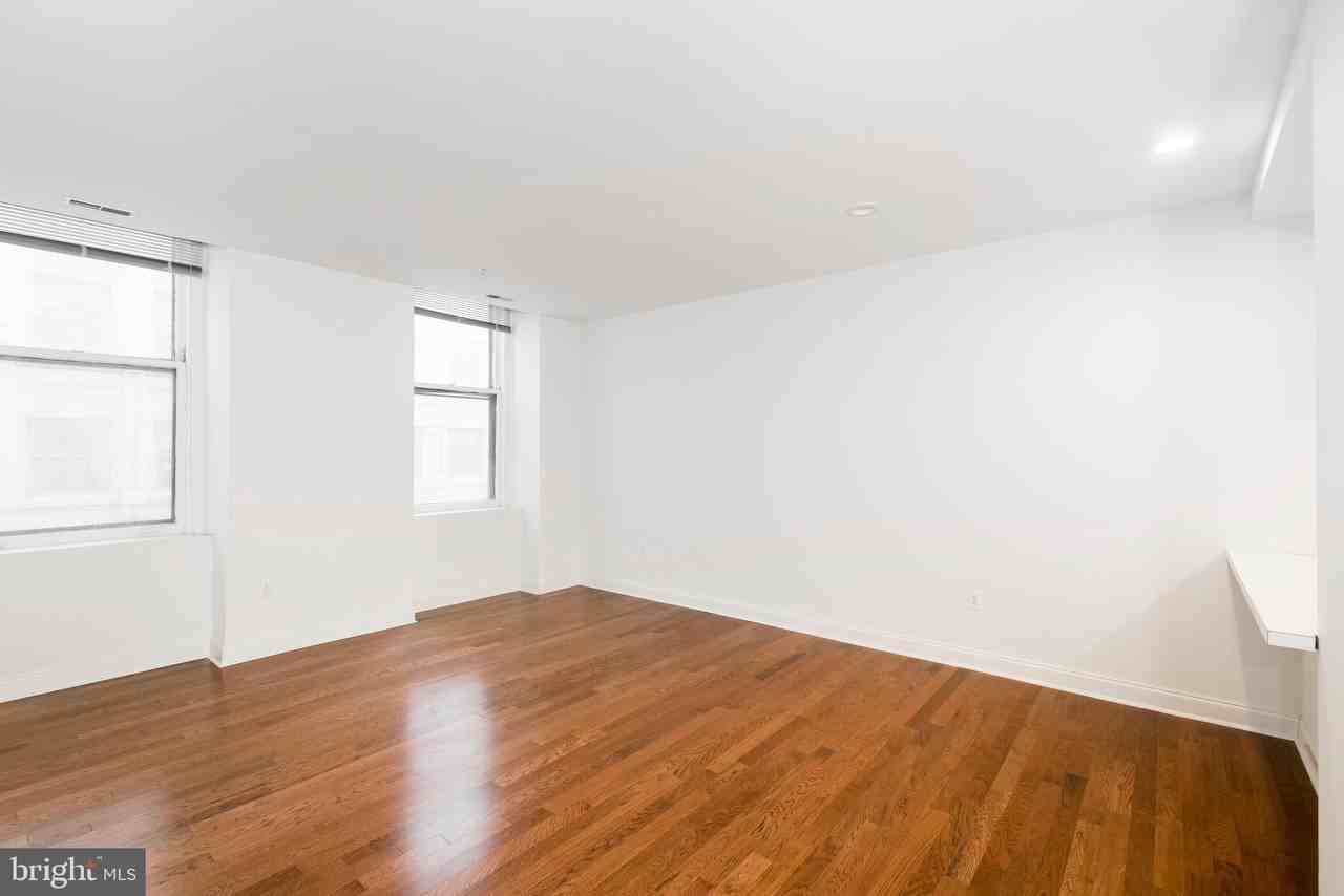 1600 Walnut St Apt 304-4 #304 - Photo 7 of 12